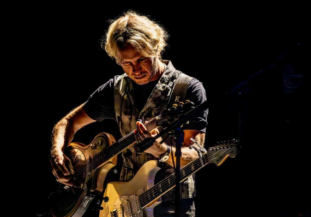 Kenny Wayne Shepherd live on tour
